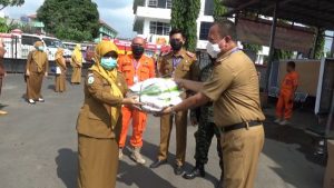 Pemkot Bandarlampung Salurkan 500 APD Baju Hazmat Bantuan dari BNPB