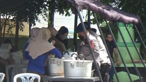 Bagikan 5 Ribu Nasi Bungkus, Pemkot, Kodim 0410 dan Polresta Bandarlampung Bangun Dapur Umum