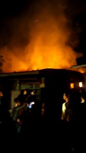 Jelang Tarawih, Si Jago Merah Mengamuk Hanguskan Rumah di Gang Bintara 2