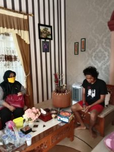 Kepsek dan Guru SMAN 1 Metro, Kunjungi Siswa Yang Mengalami Kecelakaan Saat Berwisata