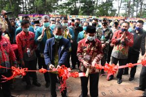 Walikota Serahkan 4 Gedung Hibah ke Unila