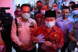 Mesin ADM Diresmikan, Warga Kini Bisa Cetak E-KTP Sendiri