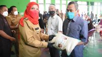Pemkot dan Baznas Bagikan 120 Ton Beras Untuk Warga