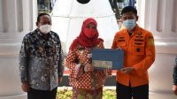 Walikota Serahkan Bantuan Mobil Operasional ke Basarnas