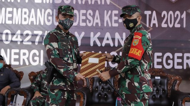 TMMD. Bupati Way Kanan, Raden Adipati secara resmi membuka kegiatan TMMD ke 111 kabupaten Way Kanan, Rabu (16/6).