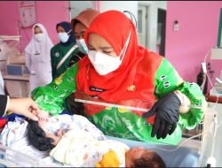 Walikota Eva Dwiana Berikan Nama Bintang Bayi Perempuan yang Ditemukan Warga