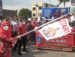 Walikota Eva Dwiana Melepas Festival Mobil Hias dan Parade Budaya Nusantara