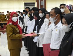 Walikota Eva Dwiana Serahkan SK Kepada 1.166 P3K Guru