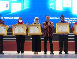 Rakornas Dukcapil Walikota Eva Dwiana Kembali Menerima Penghargaan Dari Ditjen Kemendagr