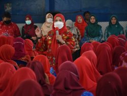 Pemkot Bandarlampung Salurkan Dana Kader Posyandu dan Penyuluh KB