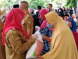 Pemkot Bersama Baznas Salurkan Beras Buat Warga Kurang Mampu