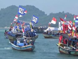 KPU dan Pemkot Bandarlampung Gelar Kirab Perahu Demokrasi Tingkatkan Partisipasi Pemilih di Pesisir