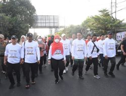 Walikota Bandarlampung Melepas Ribuan Peserta Jalan Sehat Kirab Pemilu