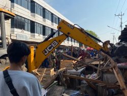 Pemkot Bandar Lampung Lakukan Penertiban Pedagang Pasar Pasir Gintung