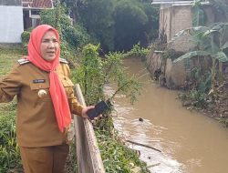 Dampak Banjir, Walikota Eva Dwiana Mengklaim Sudah Gerak Cepat Mengatasi Banjir