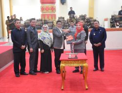 Sampaikan LKPJ, Walikota Eva Dwiana minta DPRD Terus Bersinergi Guna Kemajuan Bandar Lampung