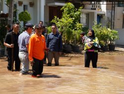 Walikota Tinjau Langsung Banjir di Daerah Kawasan Teluk