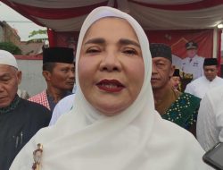 Walikota Bandarlampung dan Keluarga Sholat Idul Adha di Stadion Way Dadi