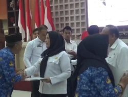 108 PNS Bandarlampung Menerima SK Pensiun