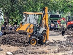 Pemkot Bandarlampung Kerahkan Alat Berat Bereskan Longsor Tutup Jalur di Jalan RE Martadinata