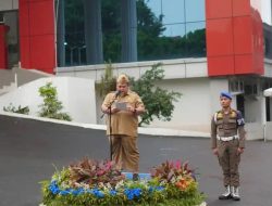 Asisten III Jadi Pembina Upacara Mingguan Tentang Gerakan Asri Sesuai Instruksi Gubernur