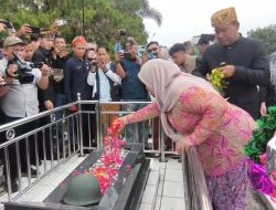 Bukan hanya Sekedar Tabur Bunga Walikota Eva Dwiana juga Berpesan Para pemuda-pemudi Meneladani Semangat Para Pahlawan